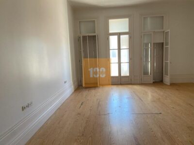 Escritório próximo da Batalha