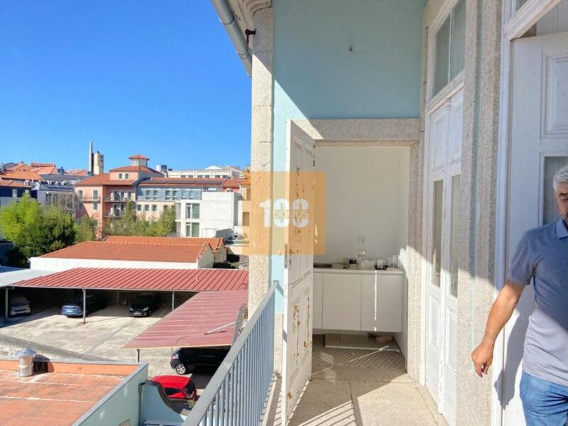 Escritório próximo da Batalha