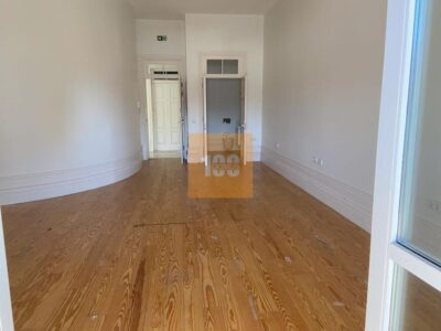 Escritório próximo da Batalha