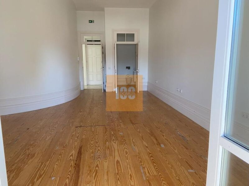 Escritório próximo da Batalha