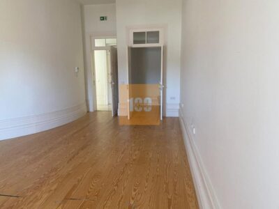 Escritório próximo da Batalha