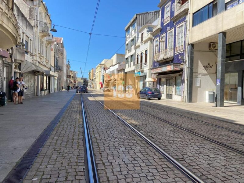Loja na Rua Brito Capelo