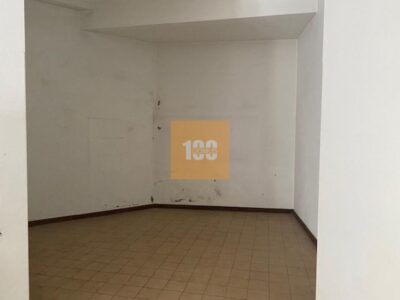 Prédio na Mouzinho da Silveira