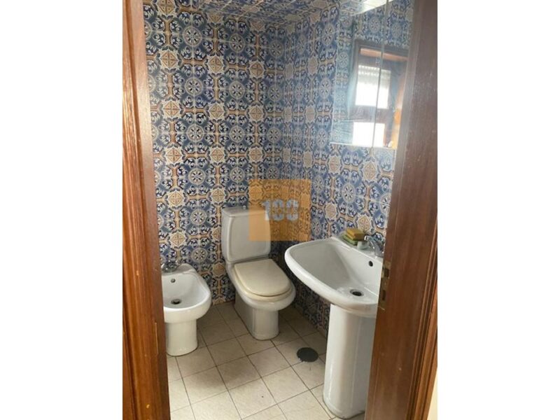 Prédio na Mouzinho da Silveira