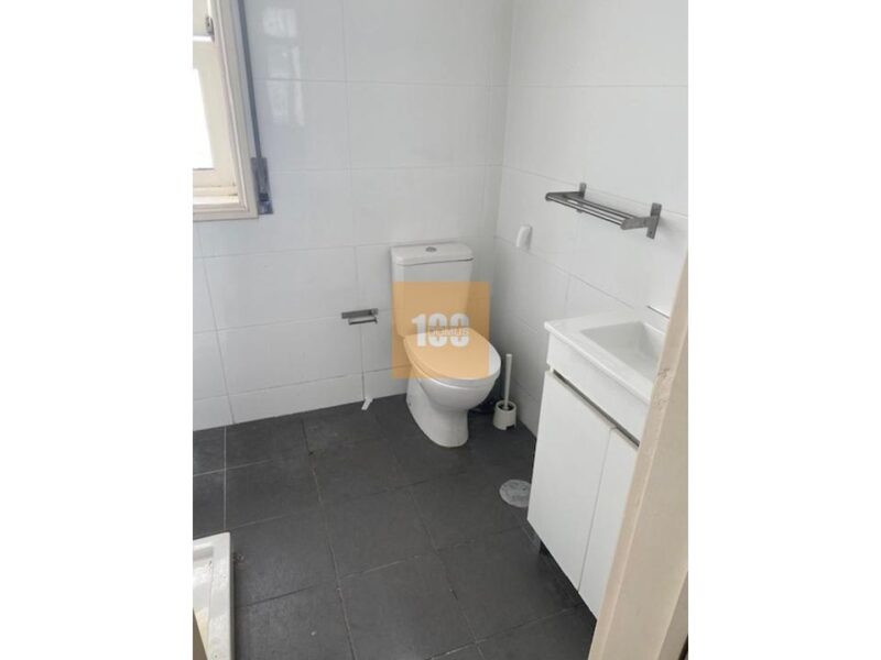 Prédio na Mouzinho da Silveira