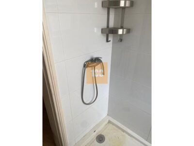 Prédio na Mouzinho da Silveira