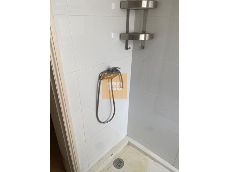 Prédio na Mouzinho da Silveira