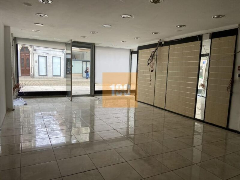 Loja na Rua Brito Capelo