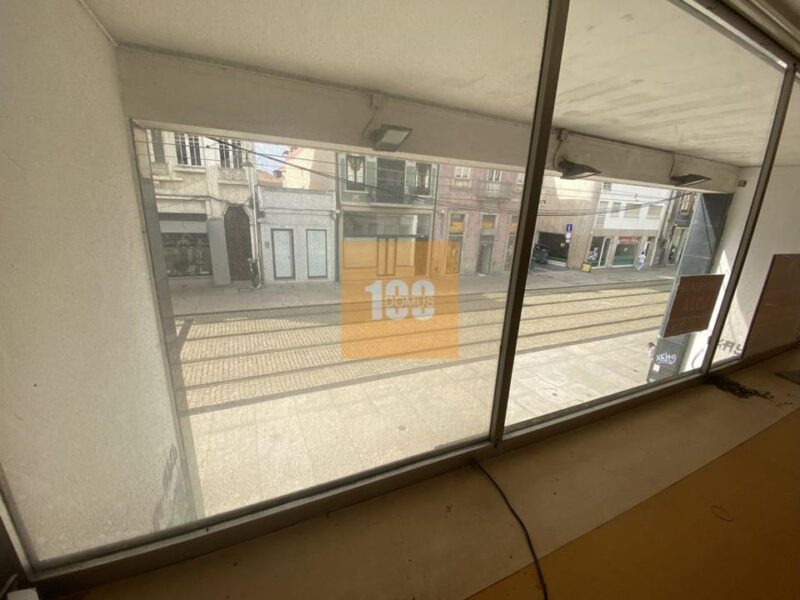 Loja na Rua Brito Capelo