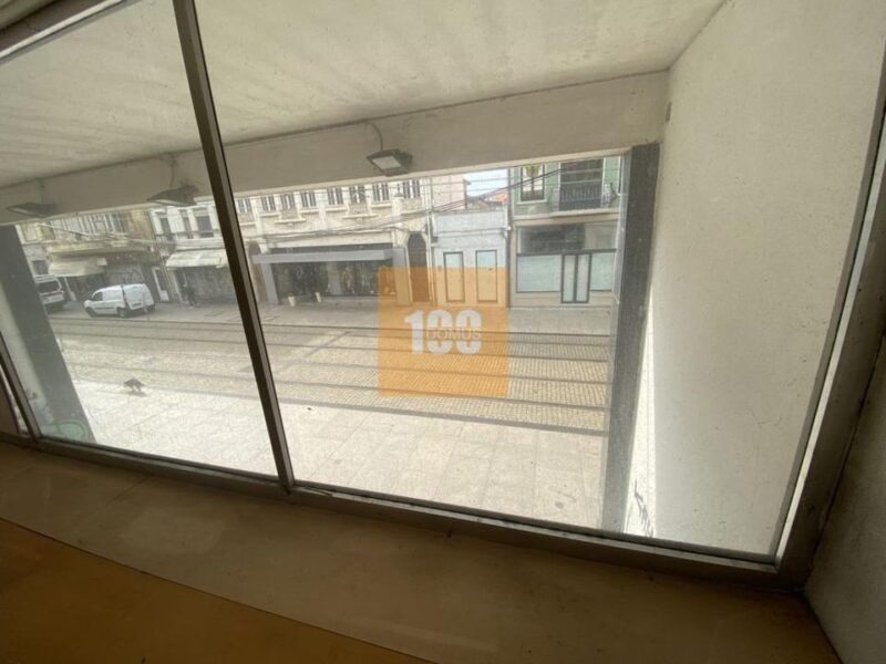 Loja na Rua Brito Capelo