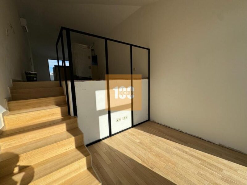 T1 duplex com terraço na Boavista