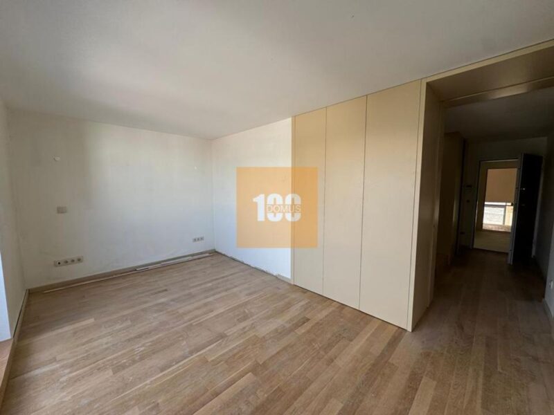 T1 duplex com terraço na Boavista