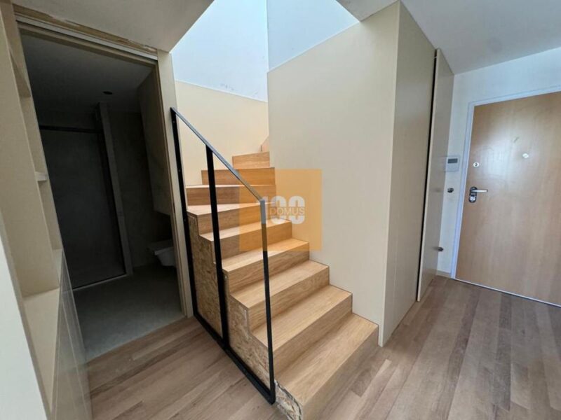 T1 duplex com terraço na Boavista