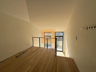 T1 duplex com terraço na Boavista