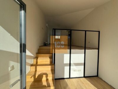 T1 duplex com terraço na Boavista