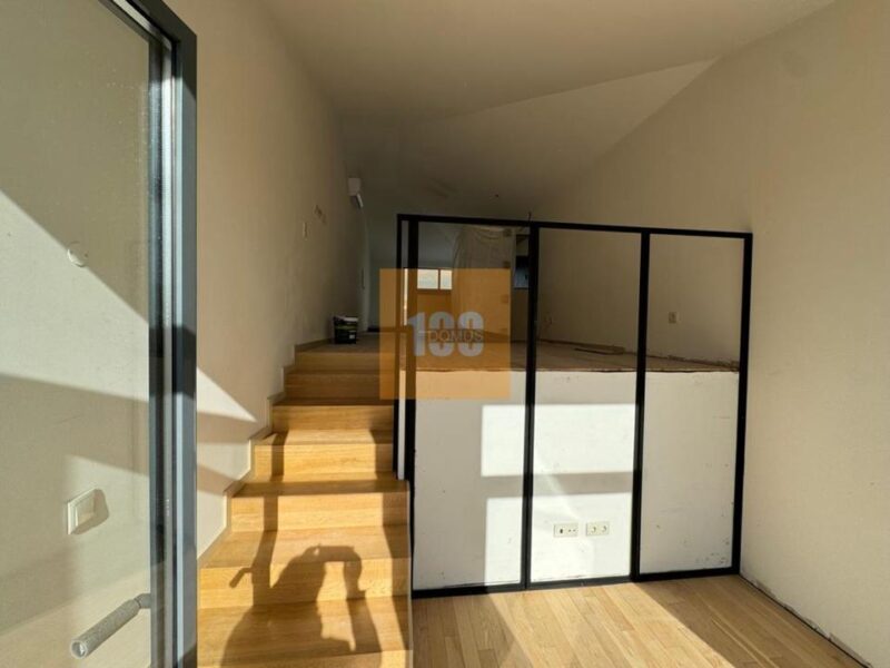 T1 duplex com terraço na Boavista