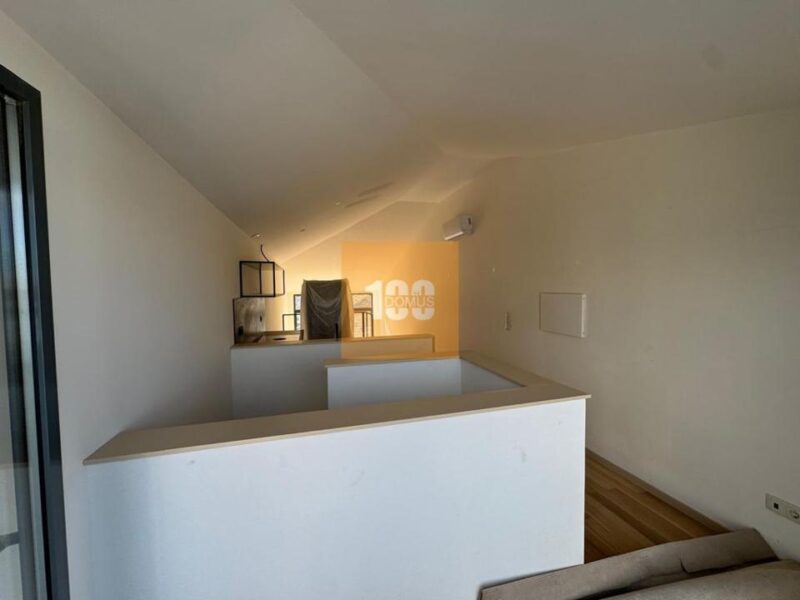 T1 duplex com terraço na Boavista