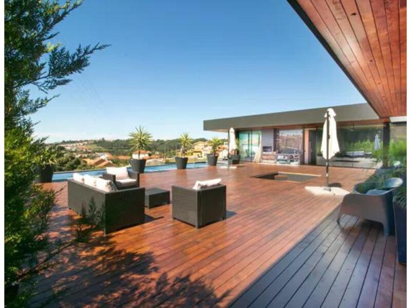 Moradia T5 com piscina em Avintes