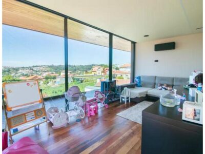 Moradia T5 com piscina em Avintes