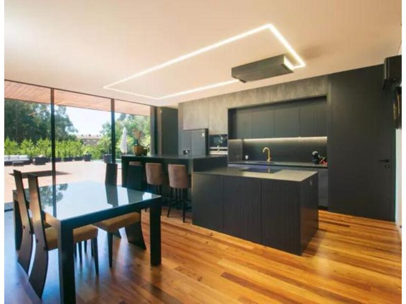 Moradia T5 com piscina em Avintes