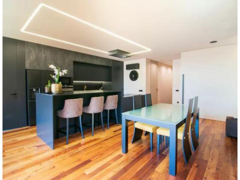 Moradia T5 com piscina em Avintes