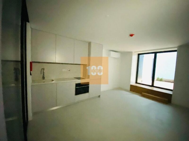 T0 pátio - Mártires da Liberdade