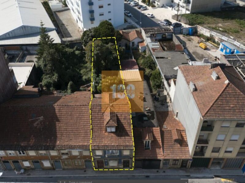 Prédio com projeto em Costa Cabral