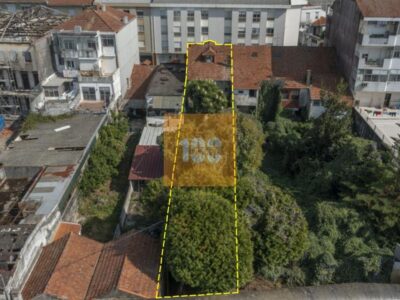 Prédio com projeto em Costa Cabral