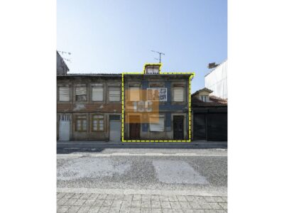 Prédio com projeto em Costa Cabral