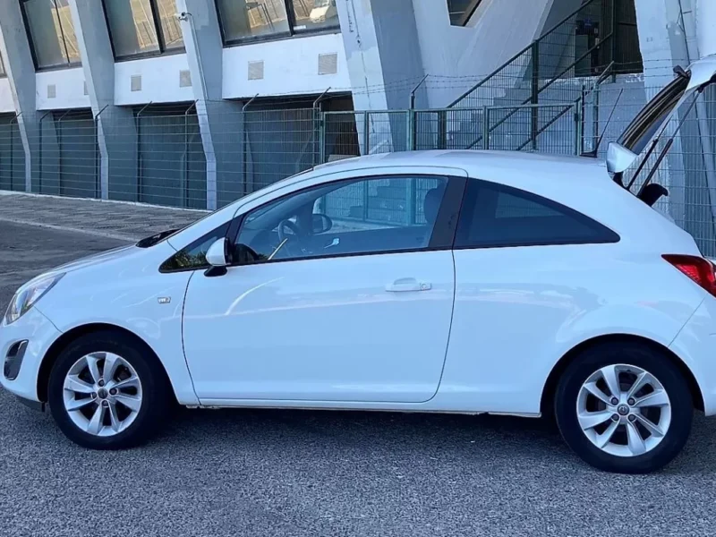 Opel Corsa 1.2i 16V Go!