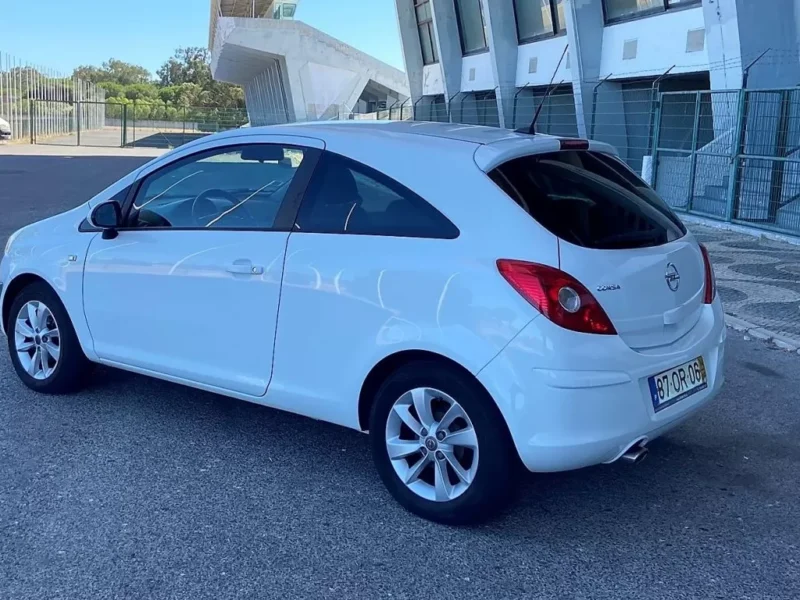 Opel Corsa 1.2i 16V Go!